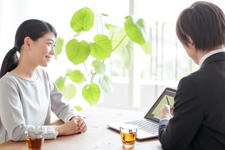 イメージ：説明会・説明会・面談に参加